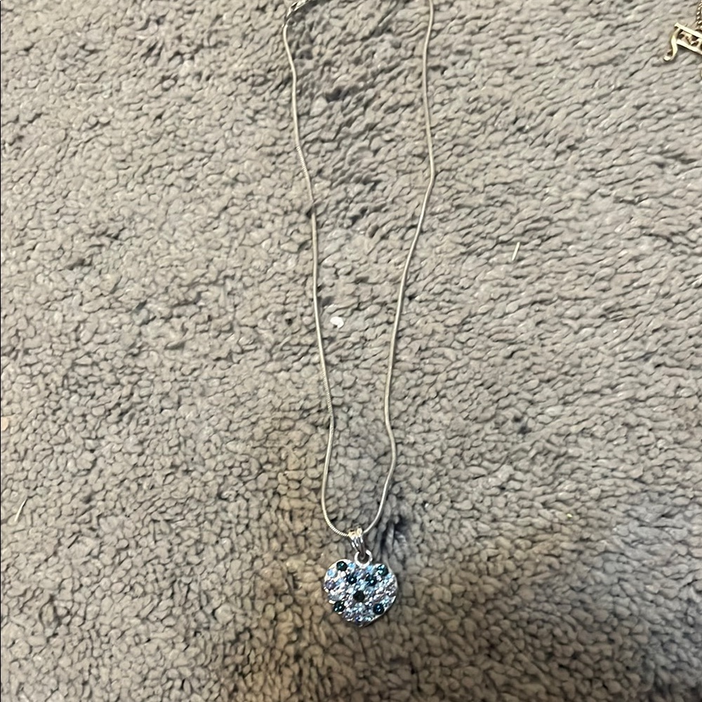Elegant Silver Pendant Necklace